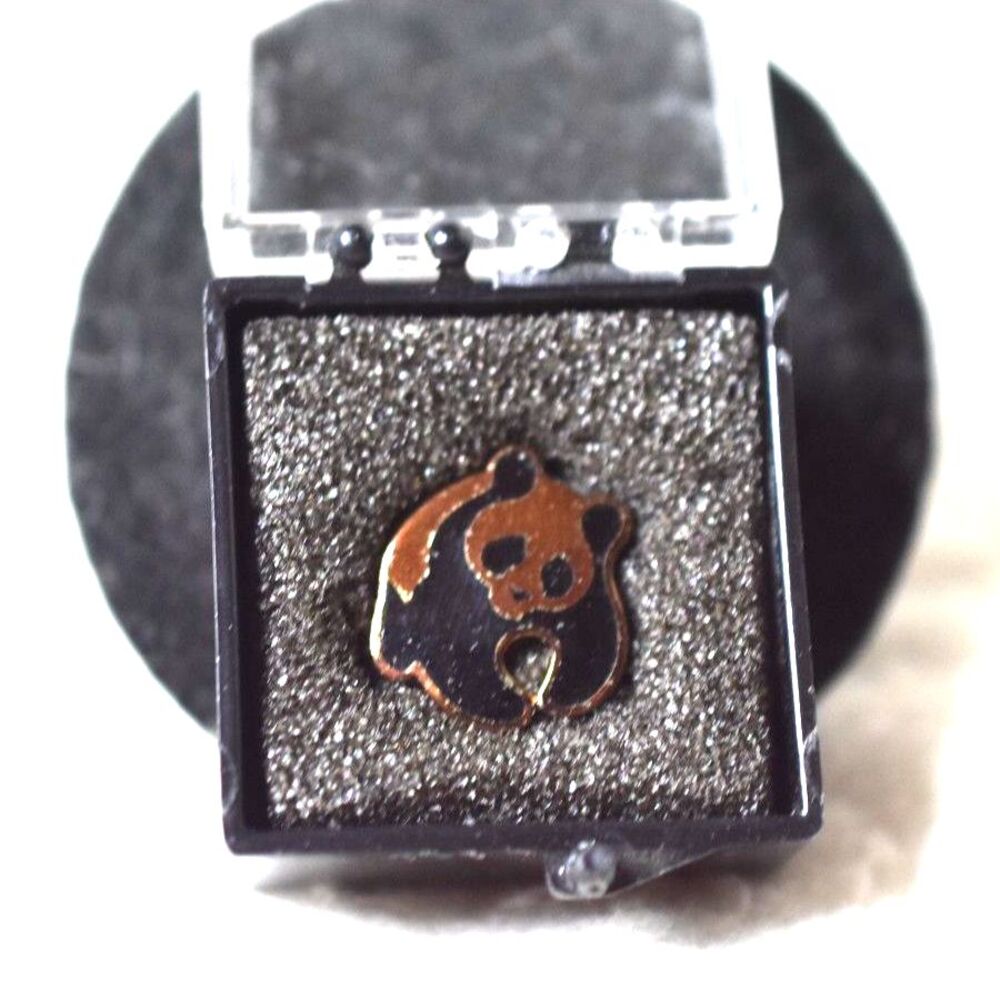 Vintage Lordship NY Gold Tone/Black Enamal Painted Panda Tie Tac/Lapel Pin
